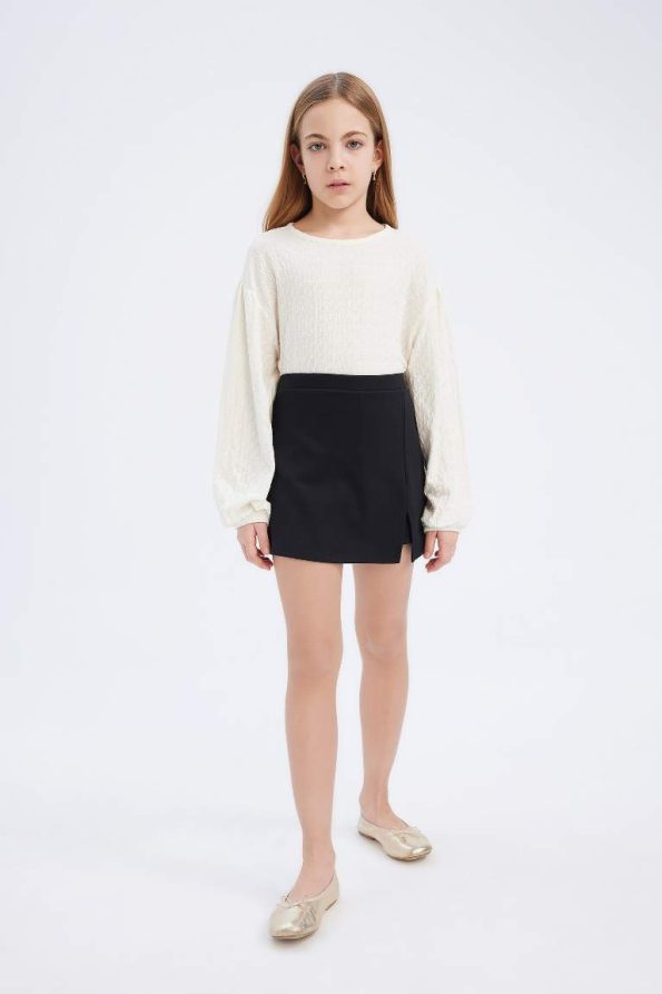 Girls' Two-Piece Set with Bicycle Neck Long Sleeve Blouse and Shorts Skirt