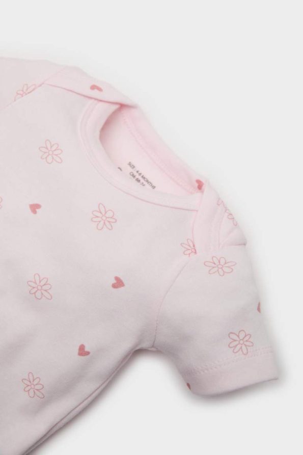 Girls' Baby Hospital Exit 4-Piece Set with Patterned Long Sleeve T-Shirt and Snaps Short Sleeve Bodysuit with Elastic Waist Pants and Hat