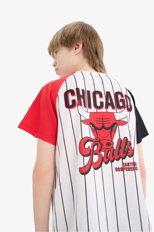 Boys' NBA Chicago Bulls V-Neck Short Sleeve T-Shirt