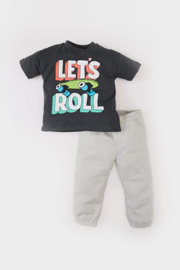 Boys' 2-Piece Skate Print Short Sleeve T-Shirt and Elastic Waist Sweatpants Set