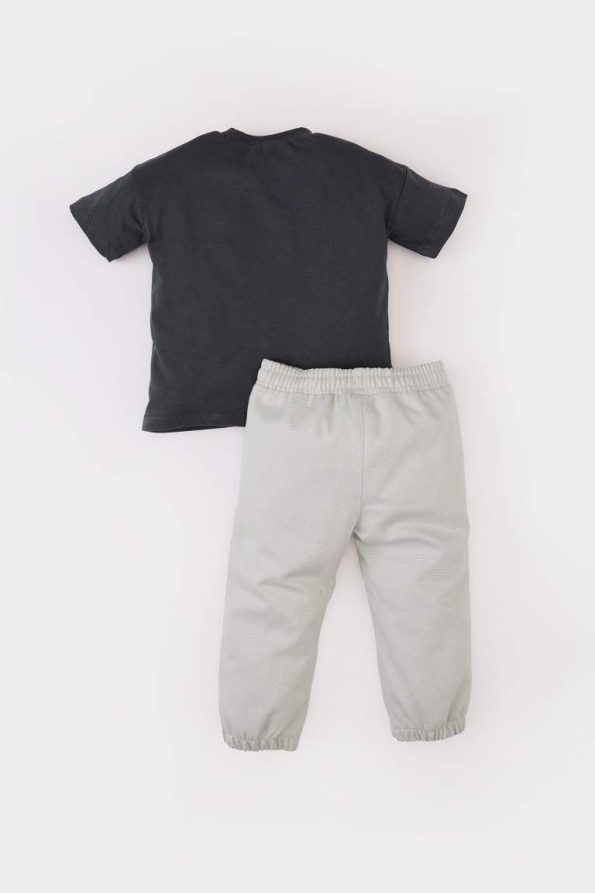 Boys' 2-Piece Skate Print Short Sleeve T-Shirt and Elastic Waist Sweatpants Set