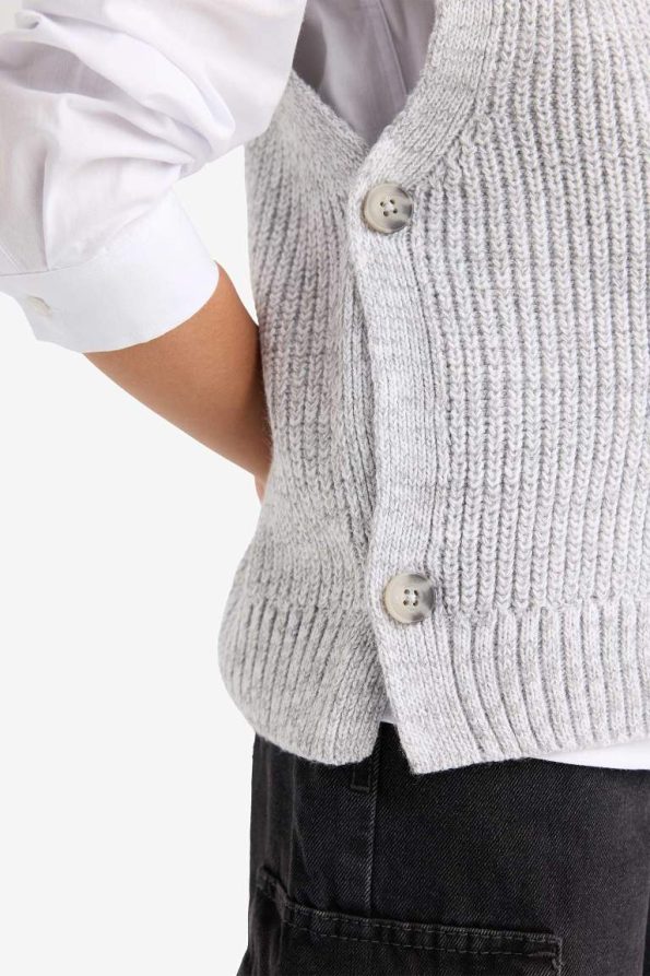 Girls' Crew Neck Knit Vest