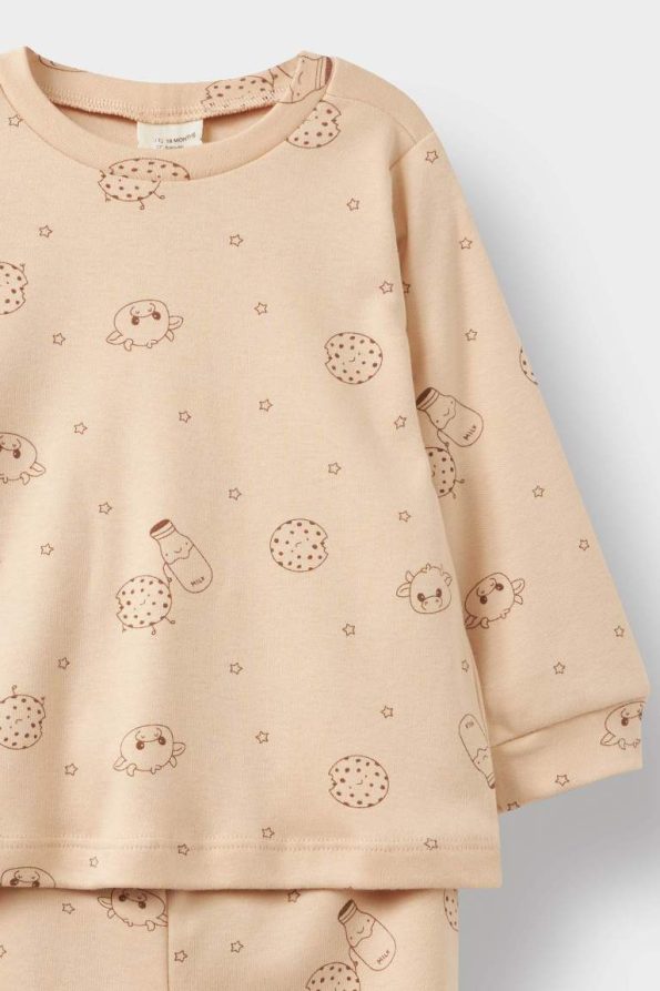 Boys' Patterned Pajama Set with Long Sleeves and Pants