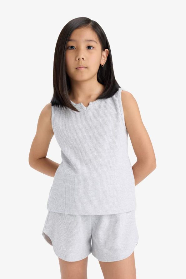 Girls' Two-Piece Waffle Set with Sleeveless Top and Elastic Waist Shorts