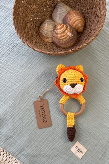 Amigurumi Lion Rattle Yellow