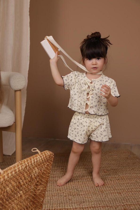 Laced Floral Pattern Girls' Shorts Set