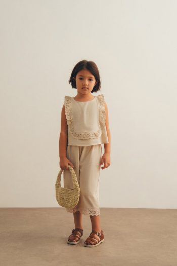 Linen Set with Fisto Details