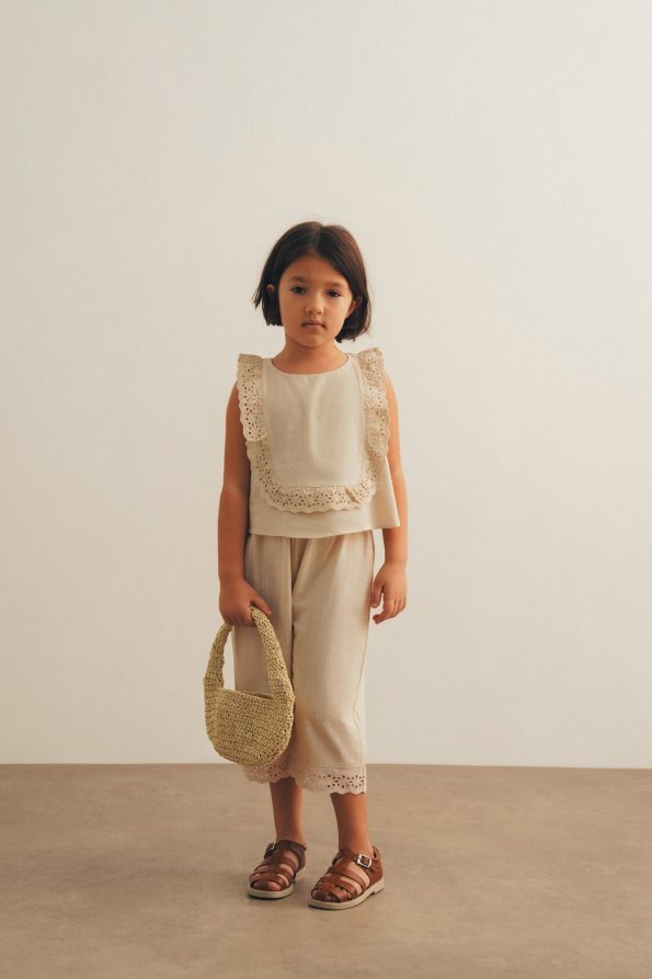 Linen Set with Fisto Details
