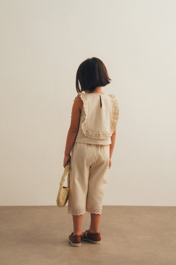 Linen Set with Fisto Details