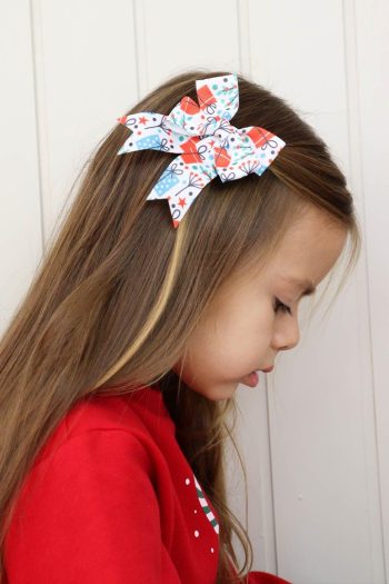 White Gift Package Printed 2-Piece Bow Clip Set for Girls