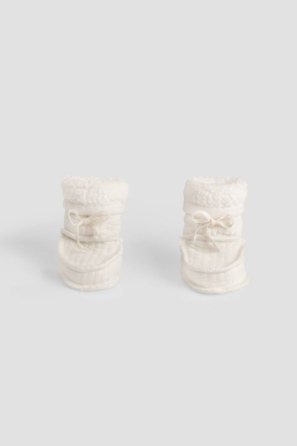 Wellsoft Quilted Cream Baby Booties