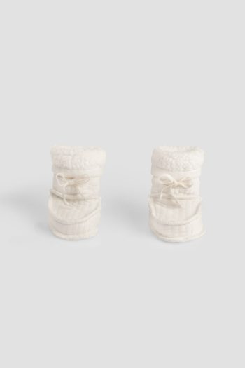 Wellsoft Quilted Cream Baby Booties