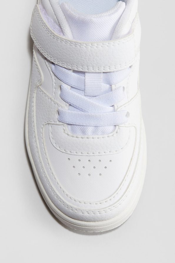 Sports Shoes