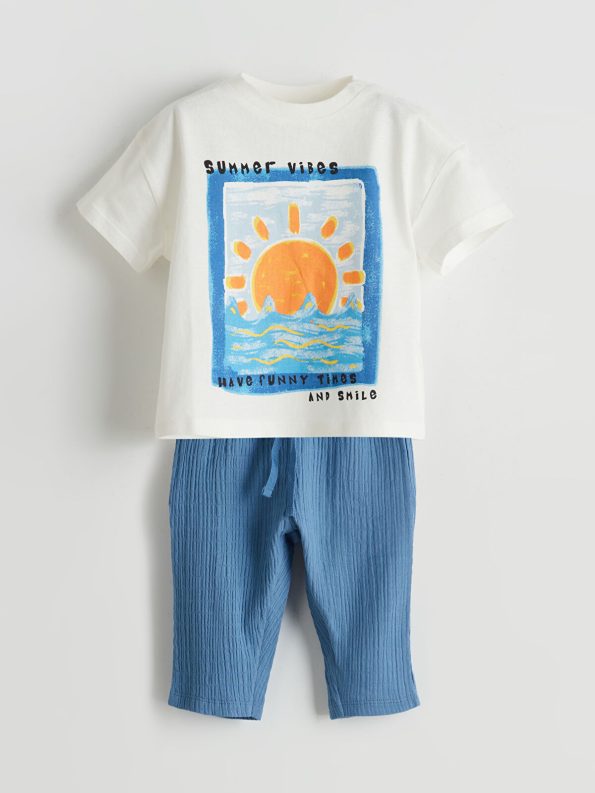 LCW Baby Ivory Printed Boys T-Shirt and Capri Pants Set
