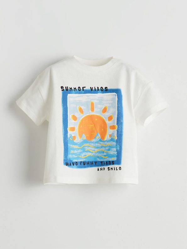 LCW Baby Ivory Printed Boys T-Shirt and Capri Pants Set