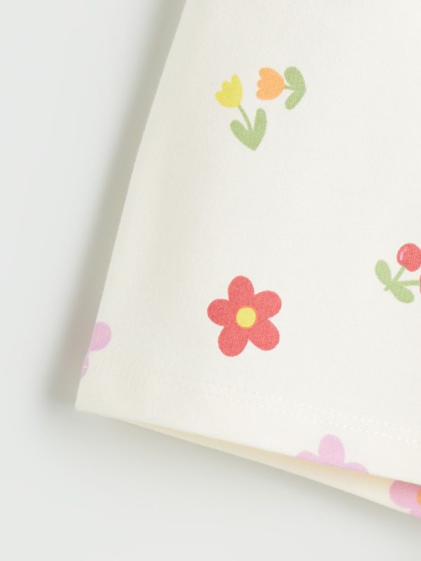 LCW Kids Floral Print Elastic Waist Shorts for Girls