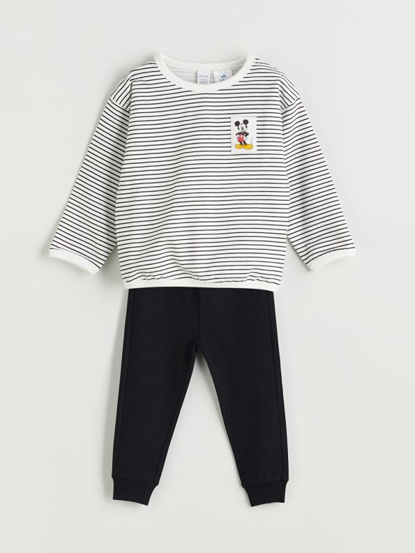 Winnie the Pooh Print Long Sleeve Crew Neck Sweatshirt and Jogger Set for Boys