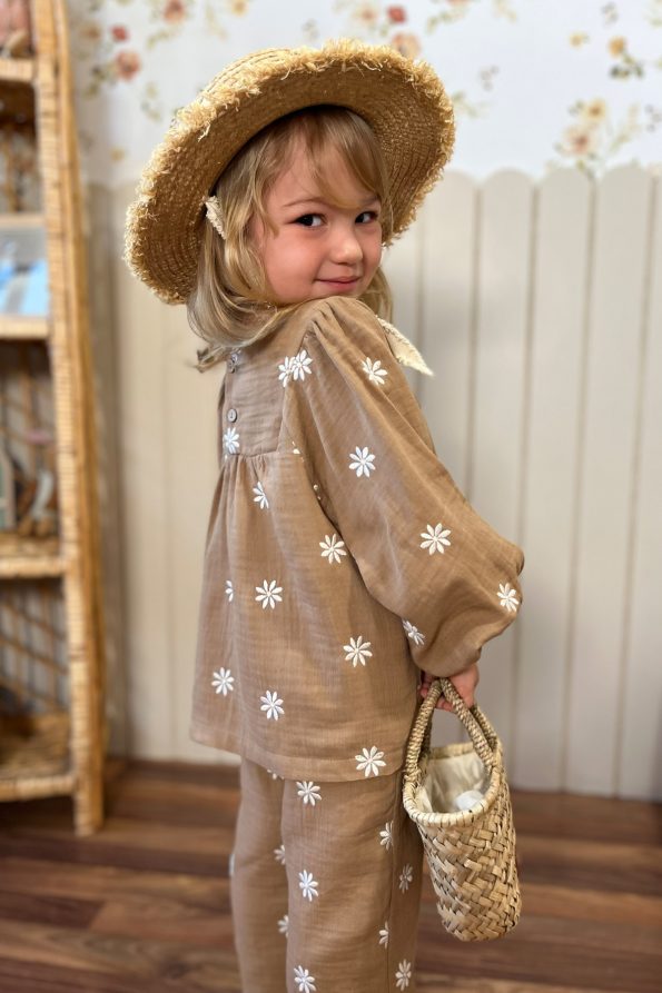 Embroidered Muslin Set in Milk Coffee