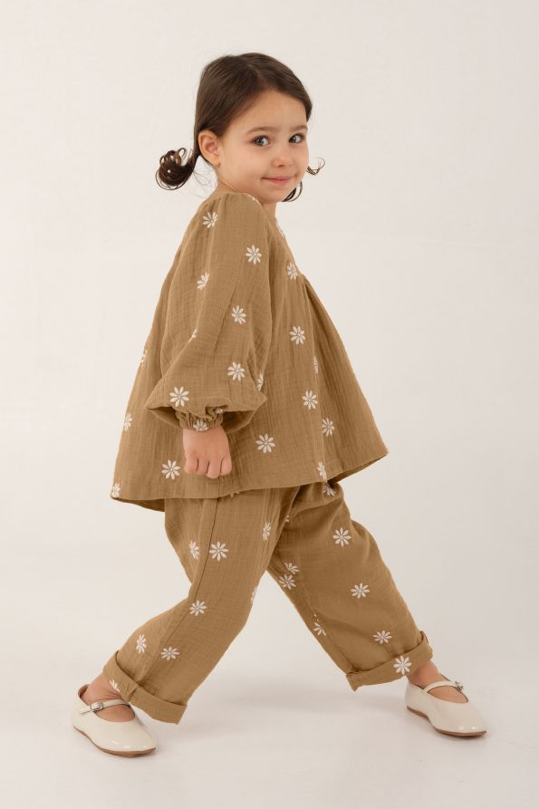 Embroidered Muslin Set in Milk Coffee