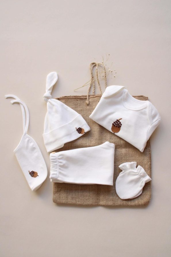 Embroidered Acorn 5-Piece Long Sleeve Newborn Set