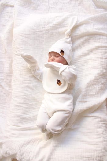 Embroidered Acorn 5-Piece Long Sleeve Newborn Set