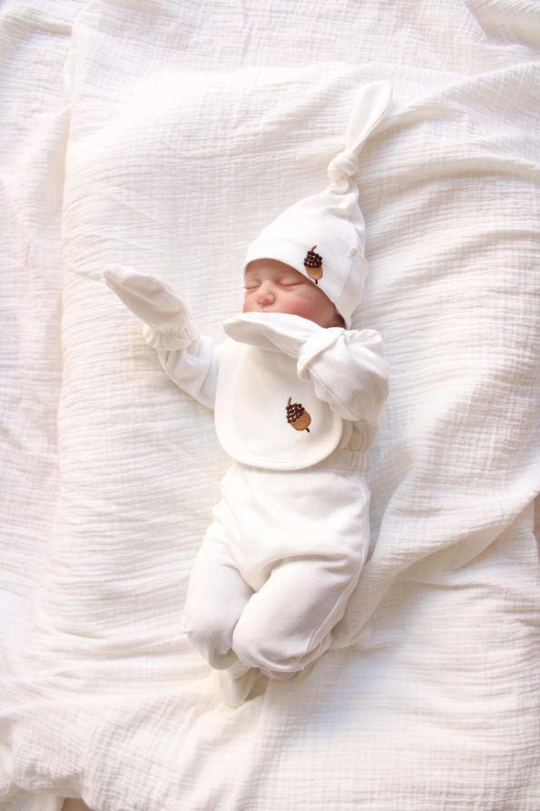 Embroidered Acorn 5-Piece Long Sleeve Newborn Set