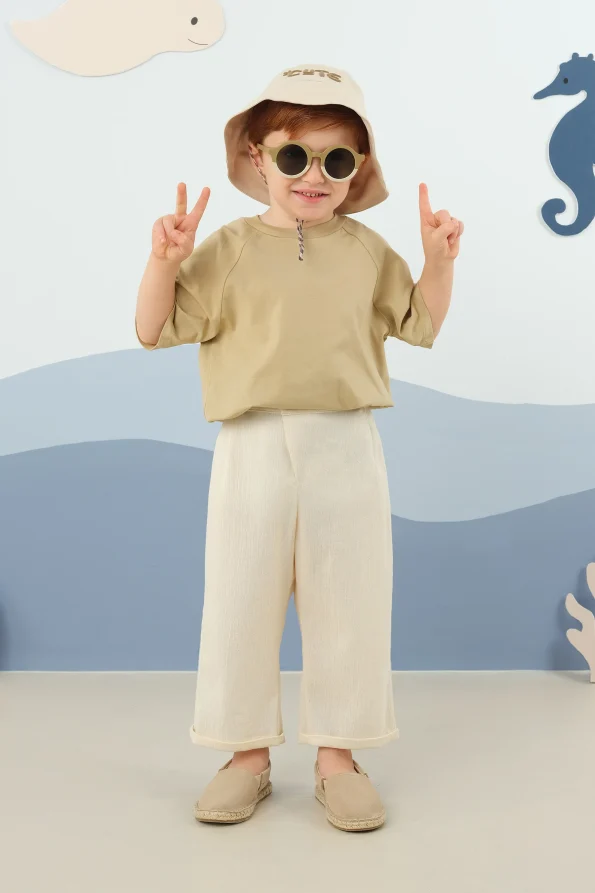 Raglan Sleeve Printed T-Shirt in Milk Coffee