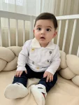 sevimli-figurler-baskili-polo-yaka-keten-pantalonlu-2li-cool-takim-fbd0e54c.webp