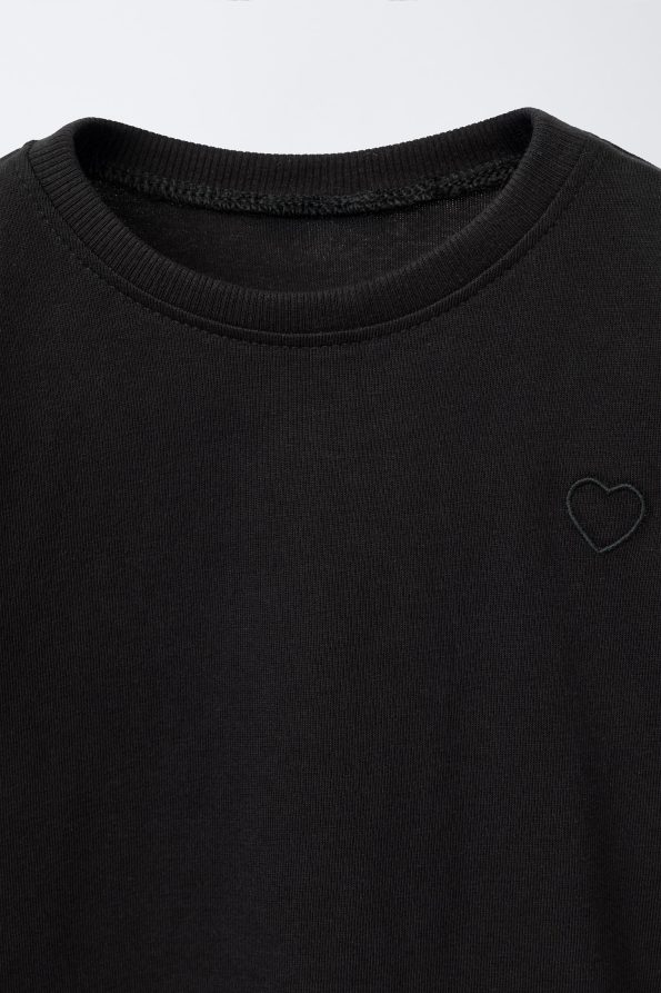 Basic Heart Embroidered T-Shirt