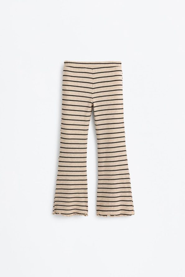 Ribbed Flared Leggings