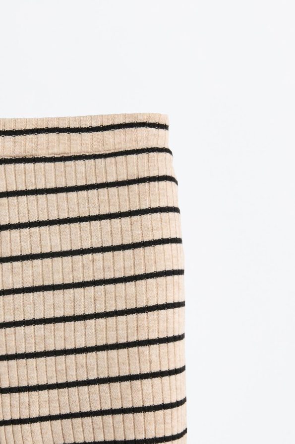 Ribbed Flared Leggings