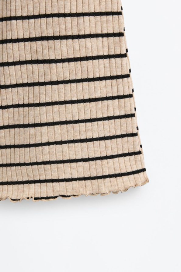Ribbed Flared Leggings