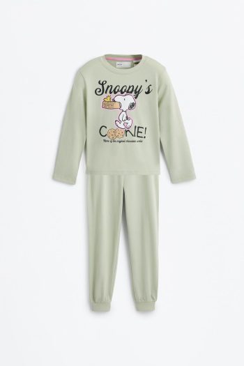 Snoopy Peanuts™ Printed Long Pajama Set