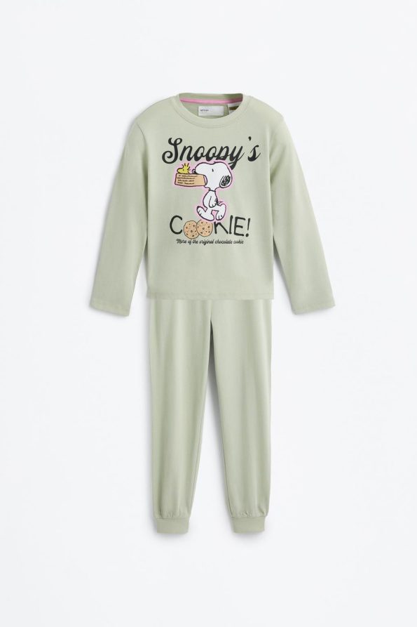 Snoopy Peanuts™ Printed Long Pajama Set