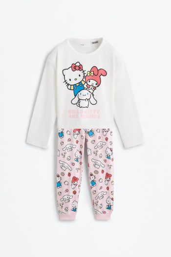 Hello Kitty ©SANRIO Long Pajama Set