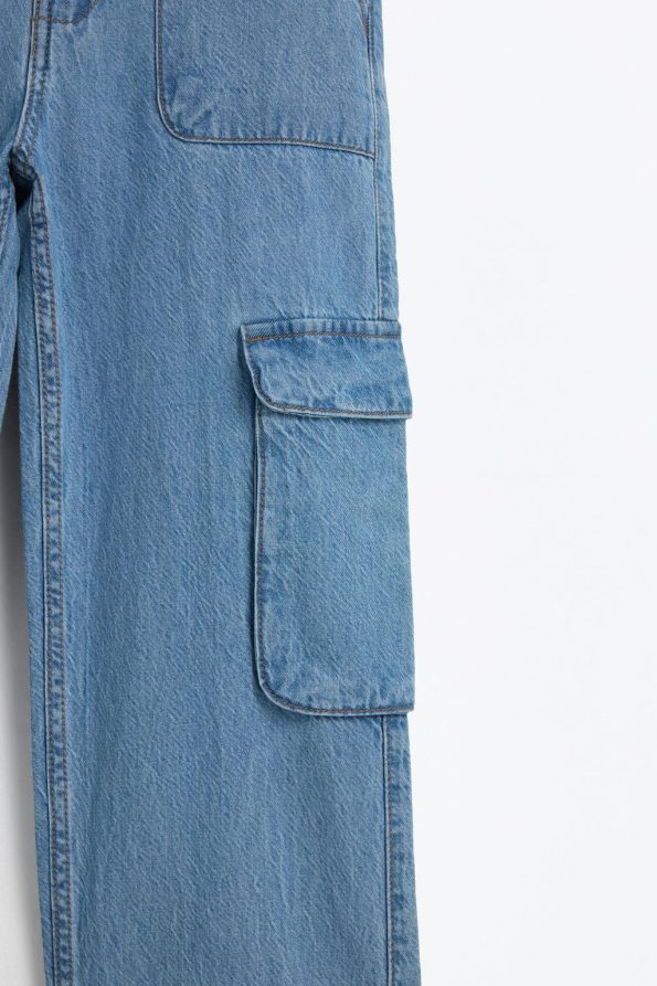 Wide Leg Cargo Jeans