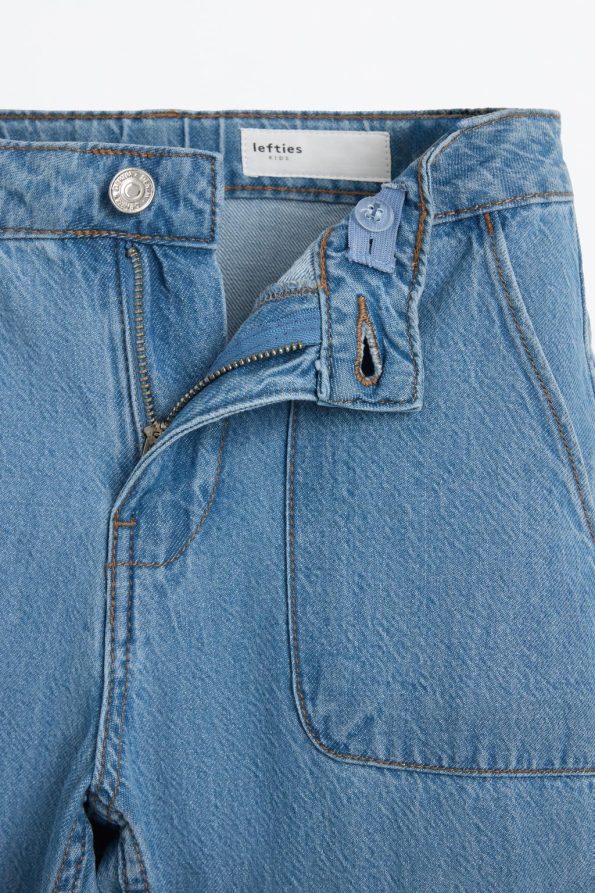 Wide Leg Cargo Jeans