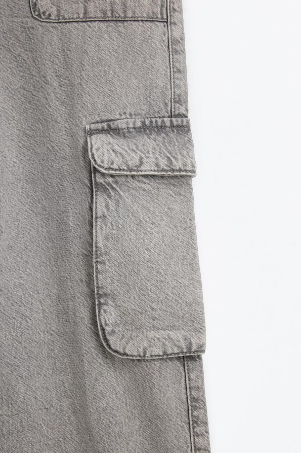 Wide Leg Cargo Jeans
