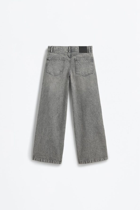 Button-Up Wide Leg Jeans