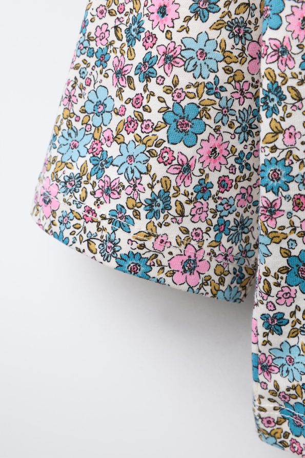 HELLO KITTY © SANRIO Flower Print T-Shirt