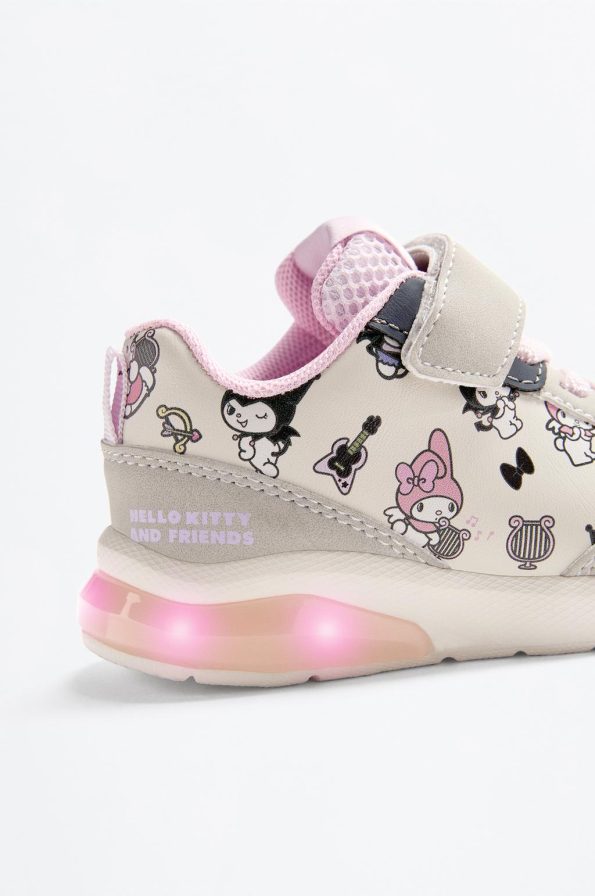 Hello Kitty ©SANRIO ve arkadaşlarının spor ayakkabısı
