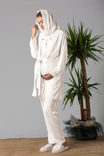 ByLohusa Effortt Ecru Maternity Pajama Set with Robe