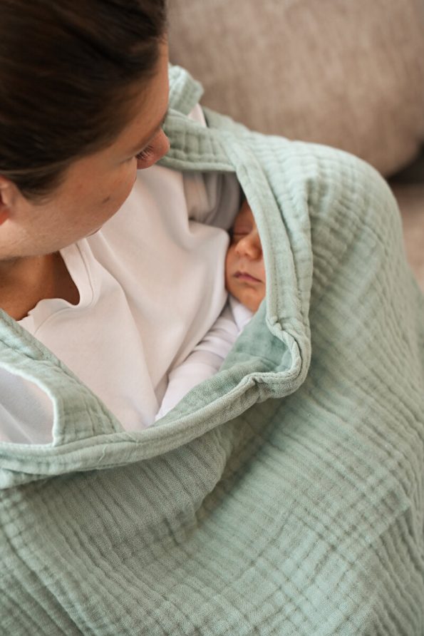 Minuche 100% Cotton 4-Layer Muslin Nursing Cover