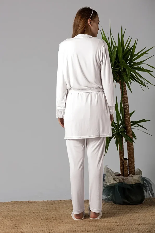 ByLohusa Effortt Ecru Maternity Pajama Set with Robe