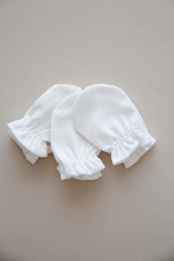 3-Piece White Newborn Mittens Set Model 1