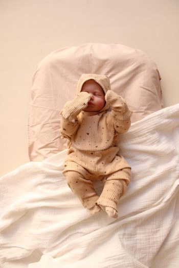 5-Piece Cross-Over Newborn Set with Heart Print