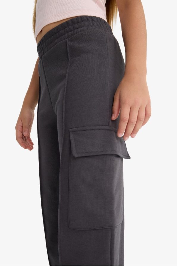 Girls' Elastic Waist Wide Leg Cargo Sweatpants