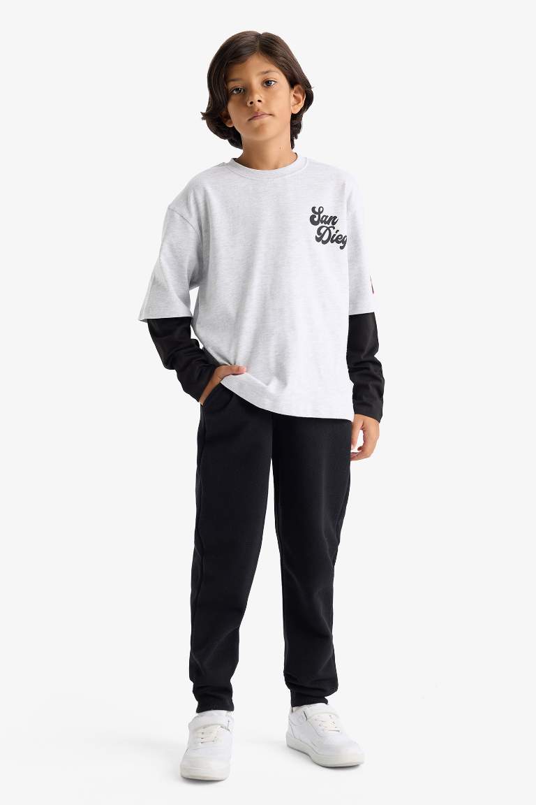 F2494A8_25AU_GR400_01_02.jpg Boys' 2-Piece Printed Sweatshirt and Jogger Set