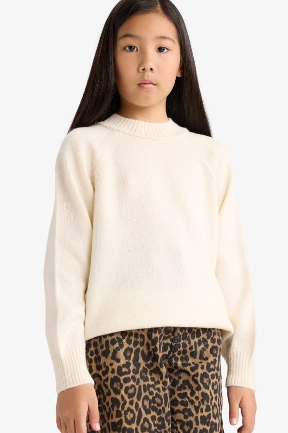 Girls' Round Neck Knitted Sweater