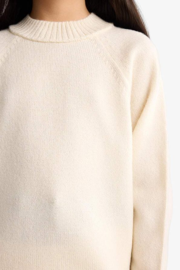 Girls' Round Neck Knitted Sweater
